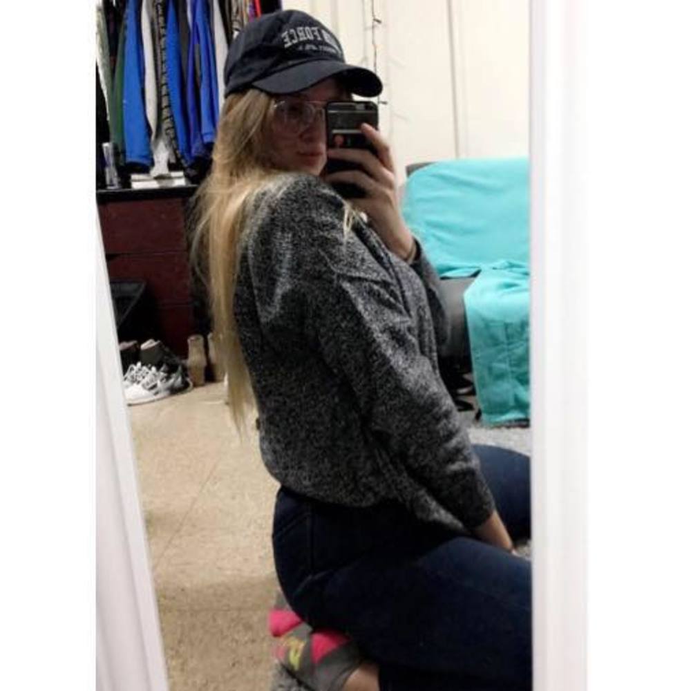 Meet your Posher, Claudia